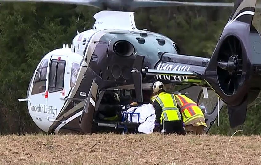  2 students killed, 7 other people injured in Tennessee bus crash during school field trip