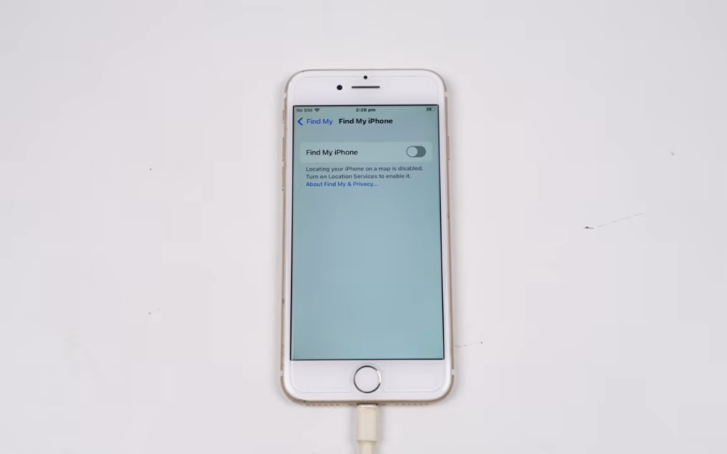 A tech enthusiast who bought a bunch of used Apple products off a stranger in a car park was left pleasantly surprised by the haul