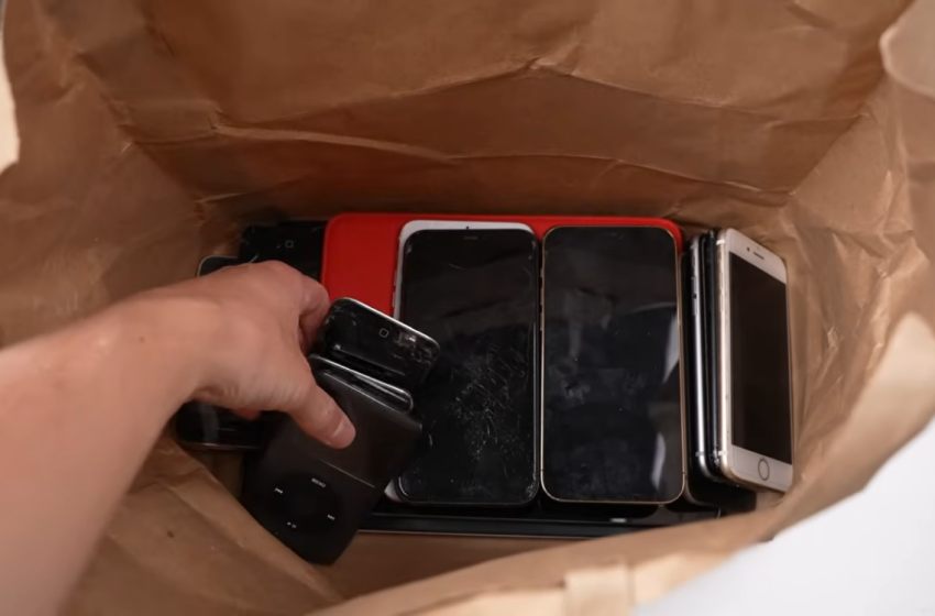  Man who bought $75 worth of Apple products from a stranger in a car park realizes he might be sitting on a small fortune