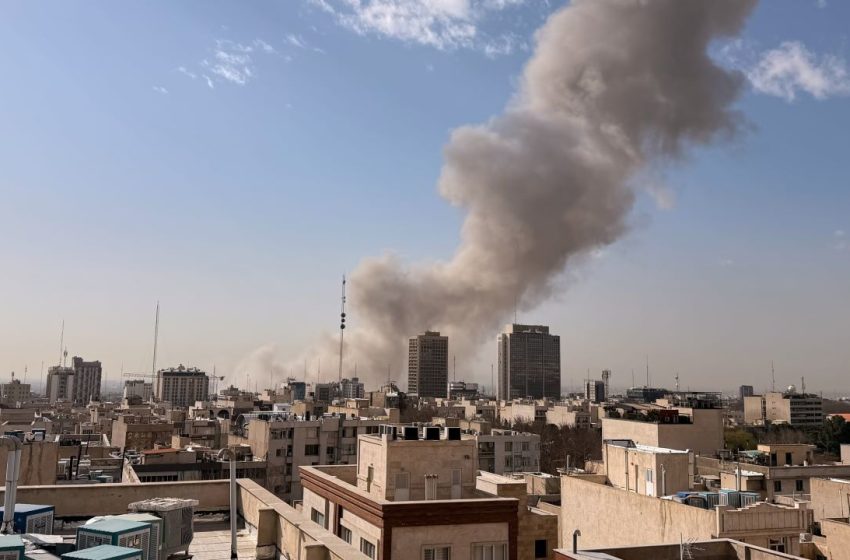  Israel expands strikes on Hezbollah, Iran as Trump vows to hold forward