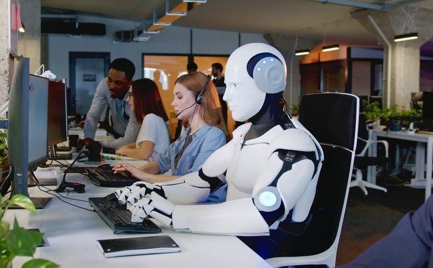  Workers Most at Risk of Being Hit by AI Layoffs Are Well-Positioned to Adapt, Study Finds