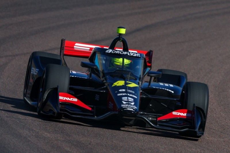 Pit stop botched! Mick Schumacher loses lead lap in Phoenix