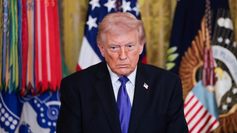  Trump advisers work to mitigate a political nightmare on Iran as president fuels messaging chaos