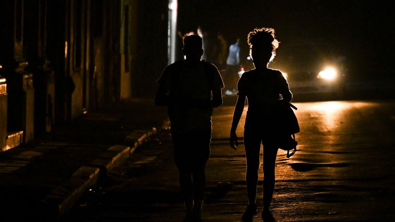  Cuba’s power system suffers total collapse
