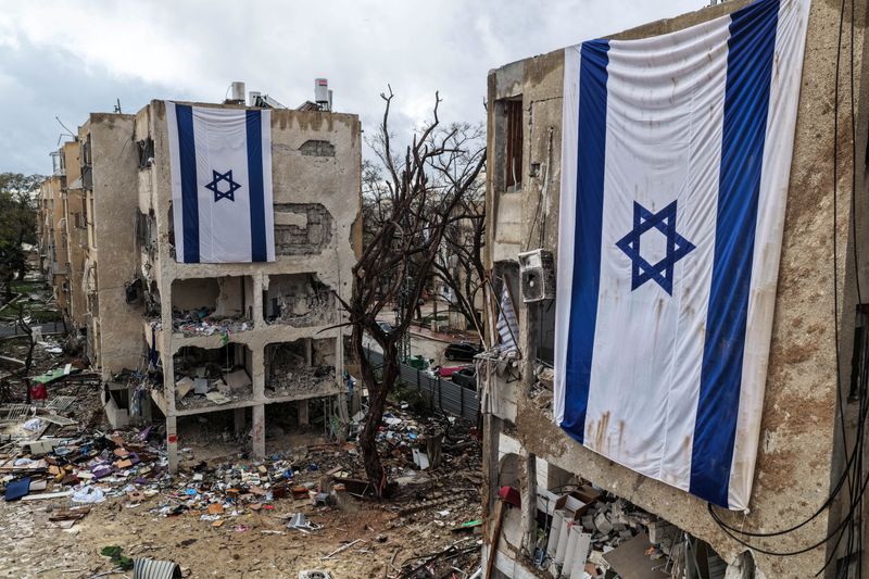  Trump extends Hormuz deadline but few signs of progress toward truce with Iran