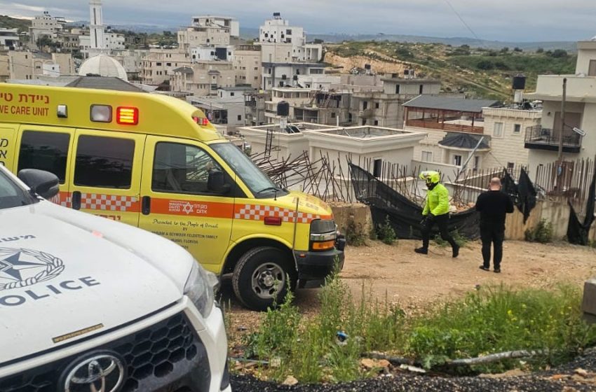  Five Iranian Missile Barrages Since Morning: At Least Six Wounded, Medics Say