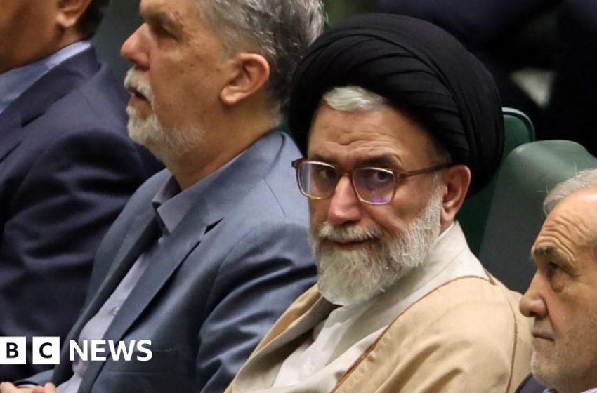  Iran's intelligence minister Esmail Khatib killed in air strike, Israel says – BBC