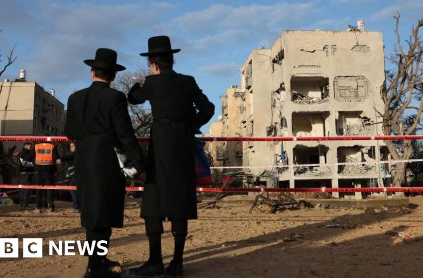  Iranian missiles injure 160 in towns near Israeli nuclear site – BBC