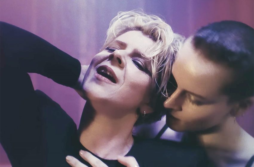  On Robyn’s new album, the queen of sad bangers finds a new way to be “Mother.”