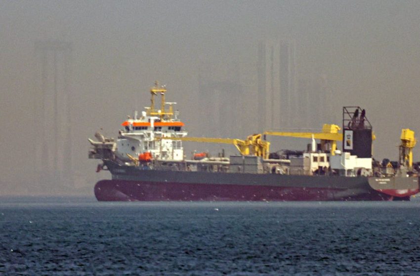  How the law of naval warfare applies to the Strait of Hormuz