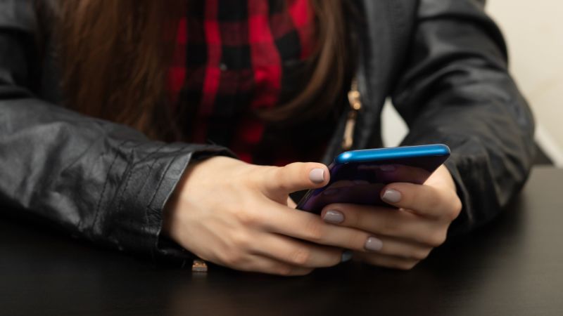  Teens using AI to diet may be told to eat almost 700 fewer daily calories than they need