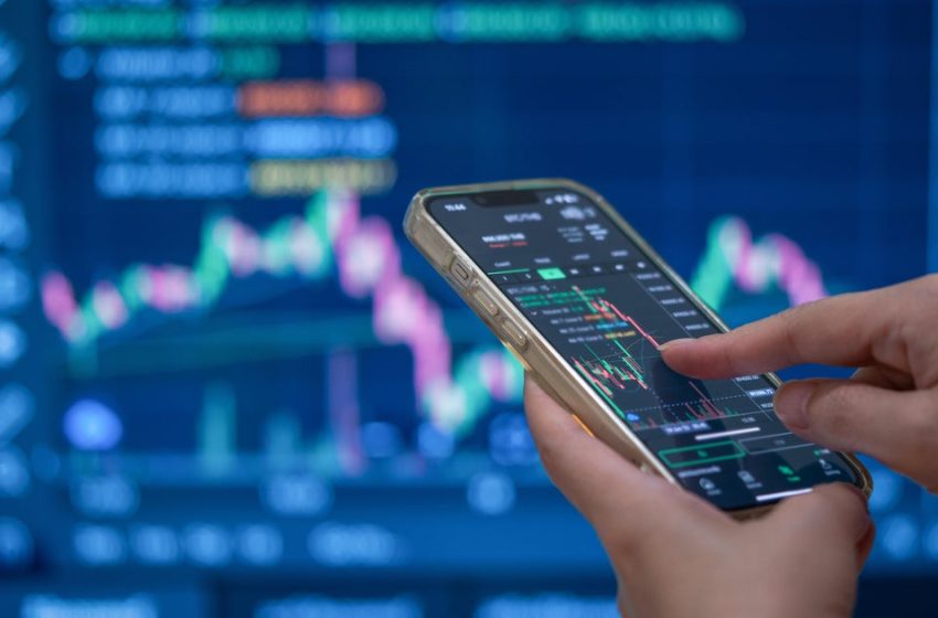  Oil trades surged just before Trump’s post on Iran talks. Some experts are suspicious.