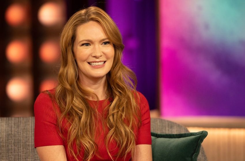  Sarah J. Maas Announces ACOTAR 6 and 7 Release Dates