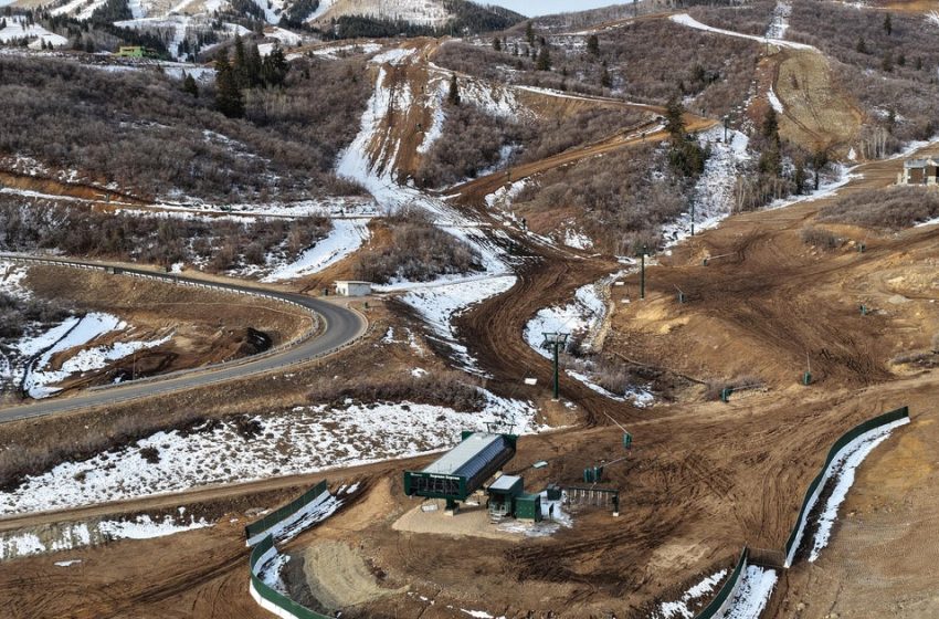  After the West’s historic snow drought, spring could bring water shortages and wildfires