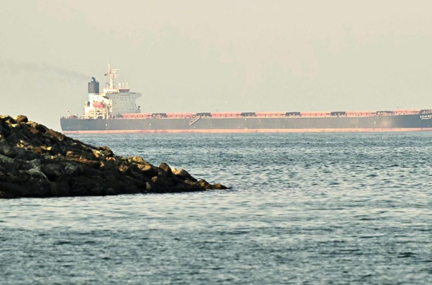  Iran signaling it may deploy mines to disrupt Strait of Hormuz, U.S. sources say