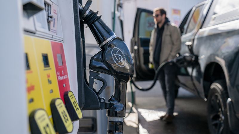  The Trump administration has started to panic about the spiking price of oil