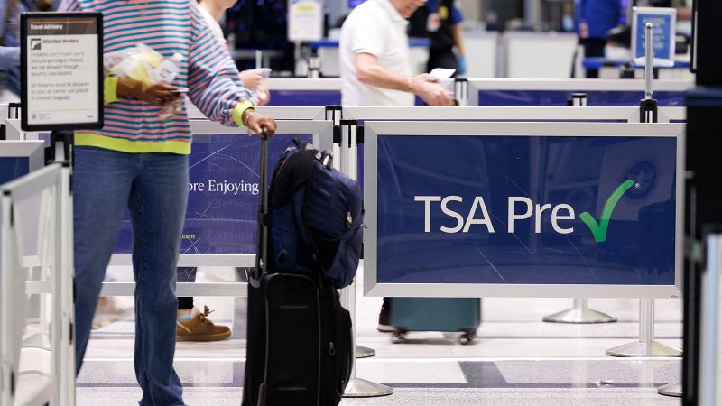  TSA workers grapple with loss of first paycheck: ‘I don’t want to depend on anybody else’