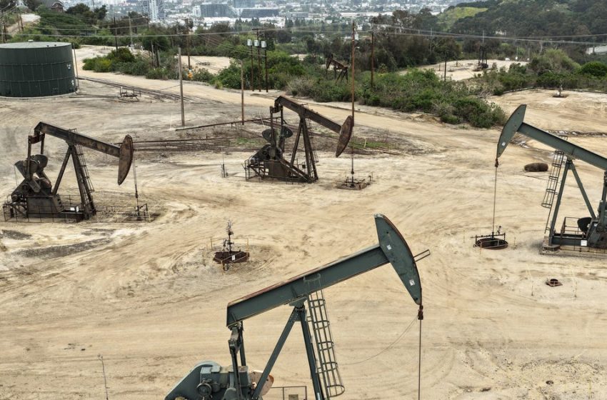  The U.S. is the world’s leading oil producer. So why are gas prices soaring?