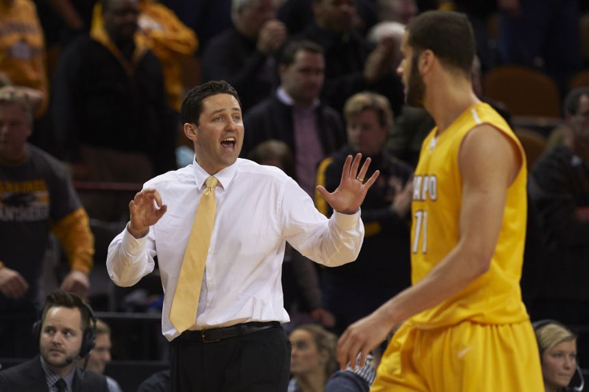 Then-Valparaiso head coach Bryce Drew instructs his team during a game in 2016.