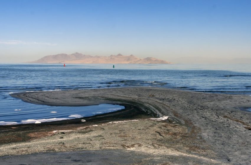  The Great Salt Lake Is Hiding Something Big, Study Suggests