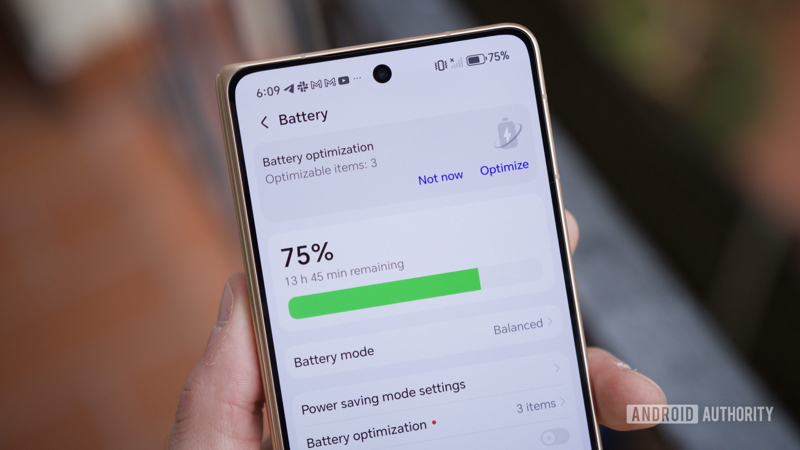 Battery settings page on the HONOR Magic V6.