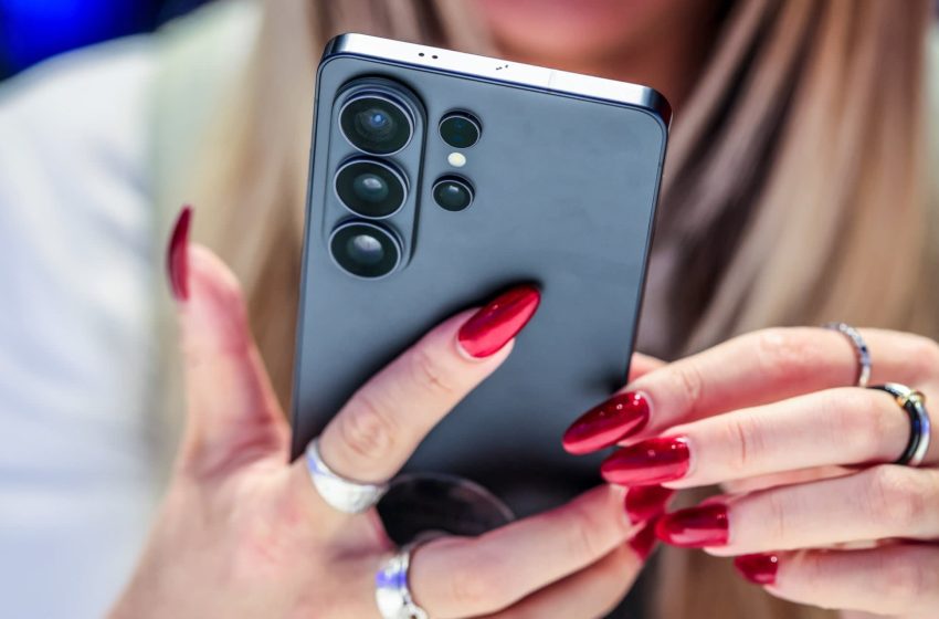  Samsung seeks AI deals to challenge Apple’s smartphone lead – Financial Times