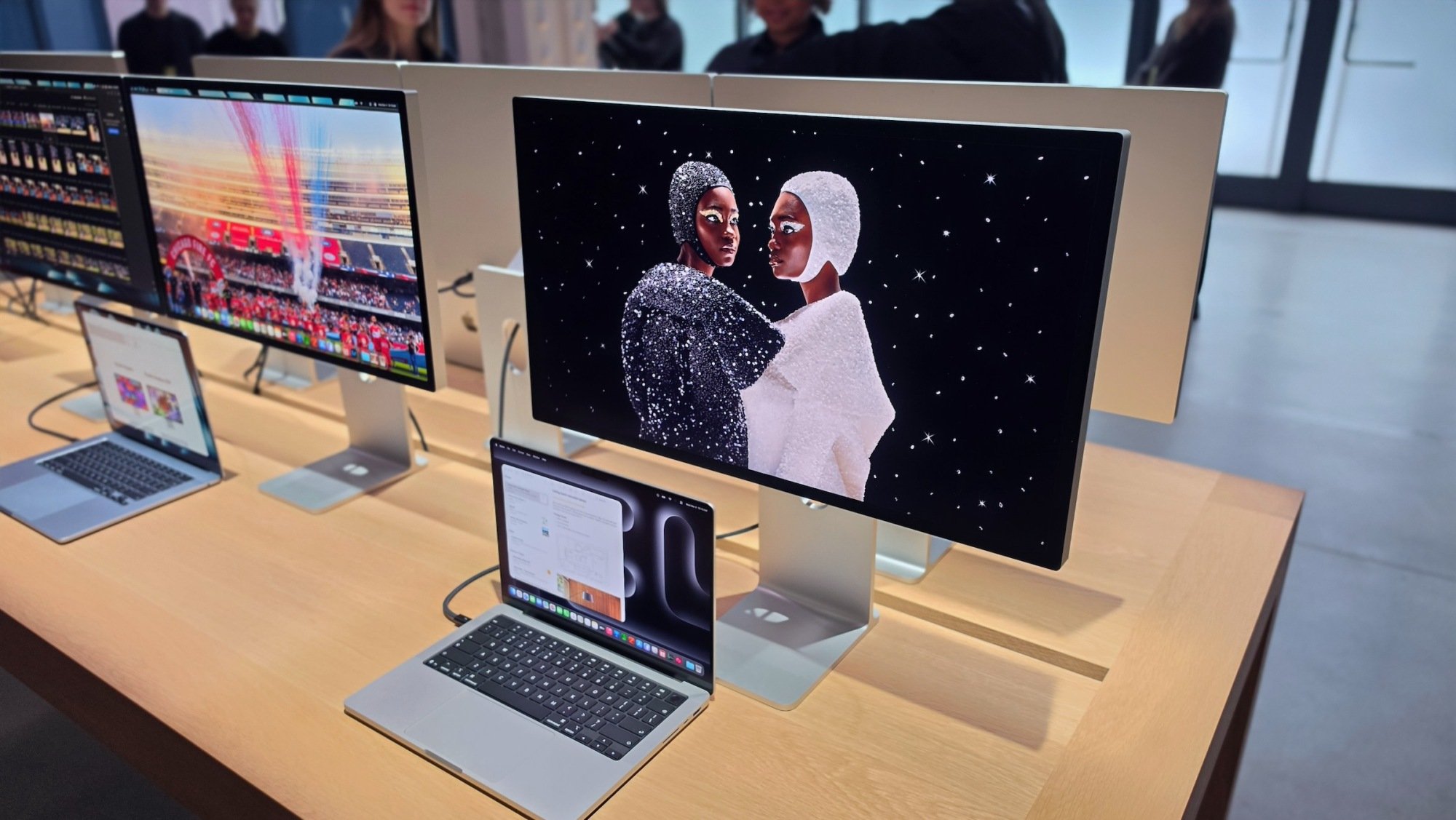 studio display xdr with macbook pro laptop