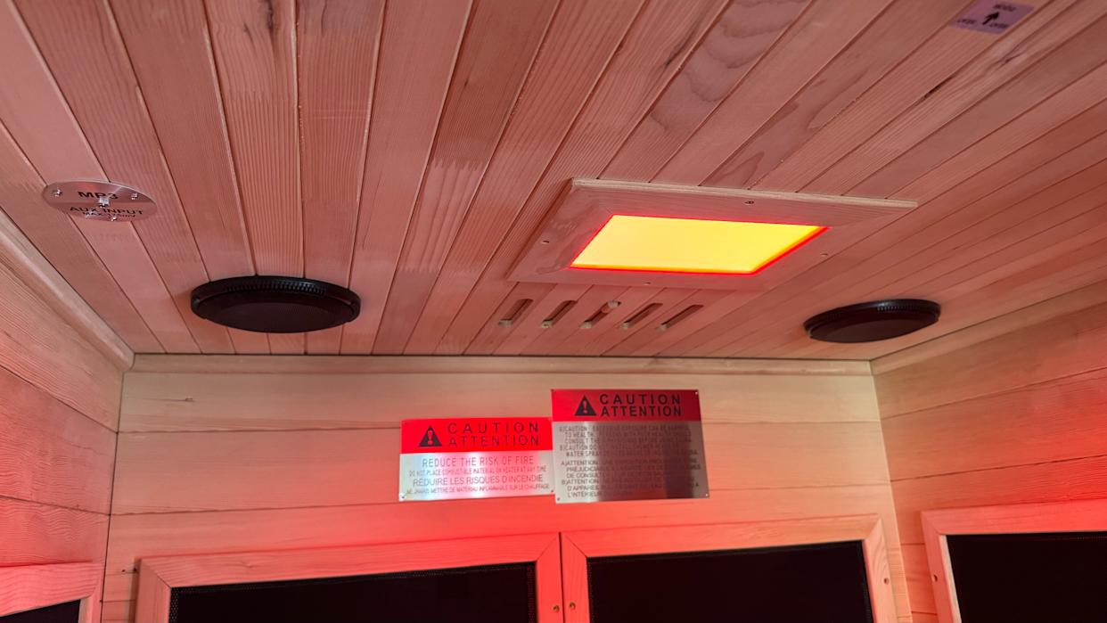 The red light in the sauna doesn't seem like it's a true medical-grade light.