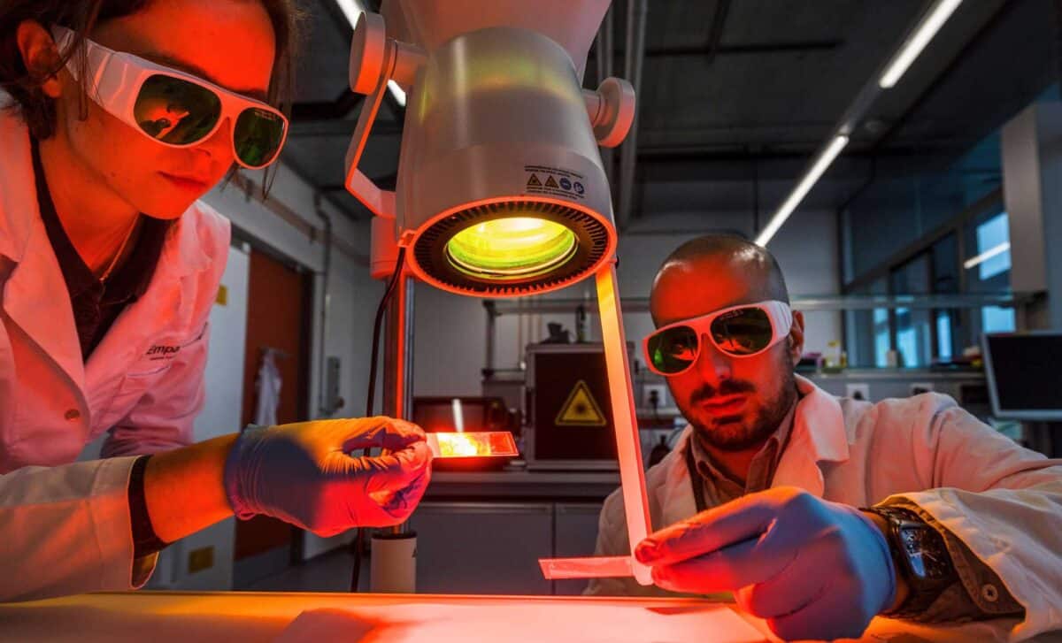 In The Lab, Doctoral Student Paula Bürgisser And Project Lead Giacomo Reina Put The Nanocoating To The Test, Switching It On With A Beam Of Infrared Light. ©alessandro Della Bella Eth Zurich