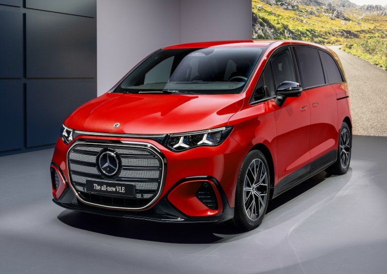 red 2027 Mercedes VLE front three-quarter