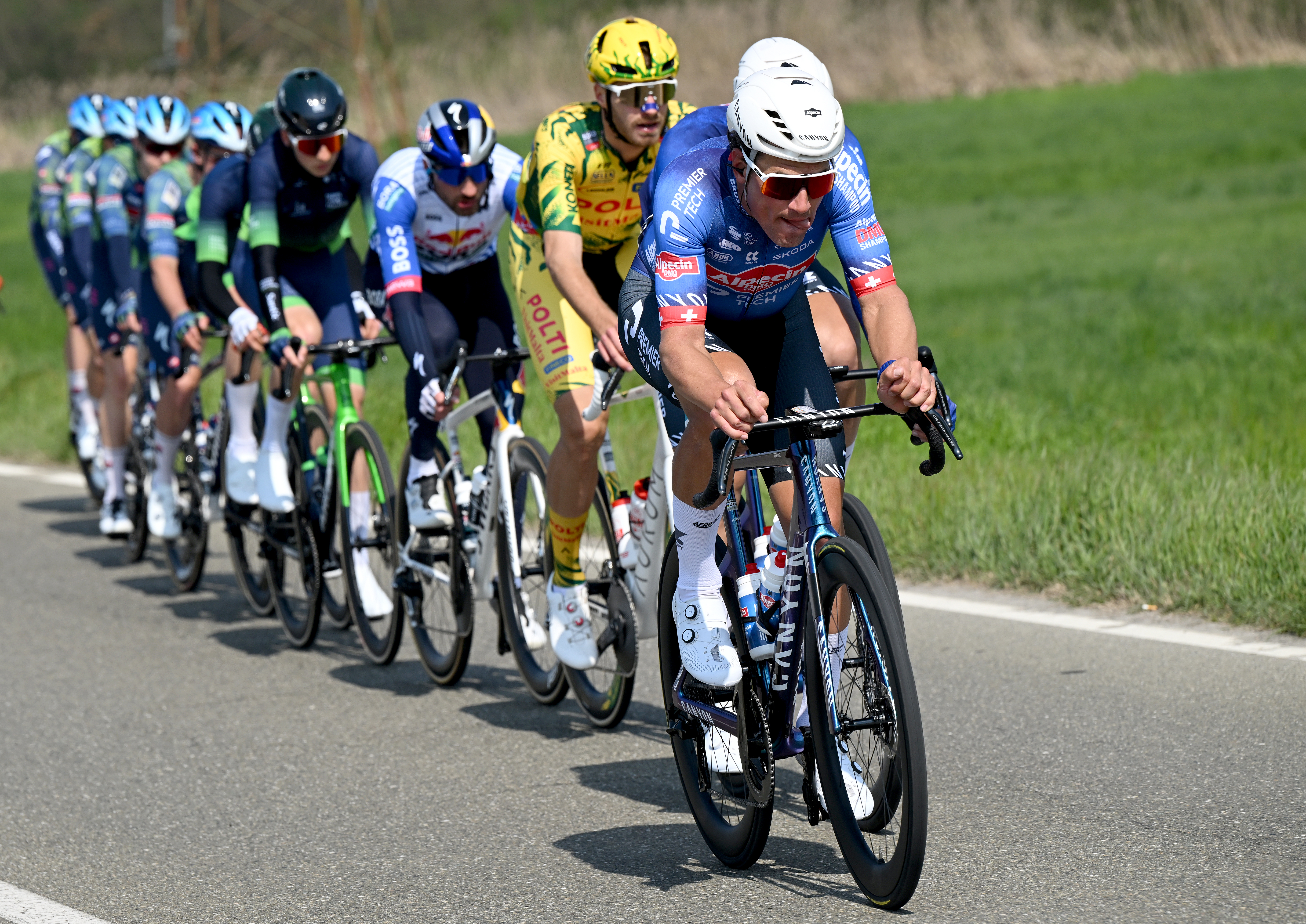 Silvan Dillier leads 2026 Milan-San Remo peloton