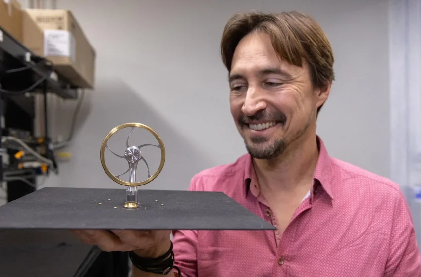  New engine uses the freezing cold of space to generate power at night