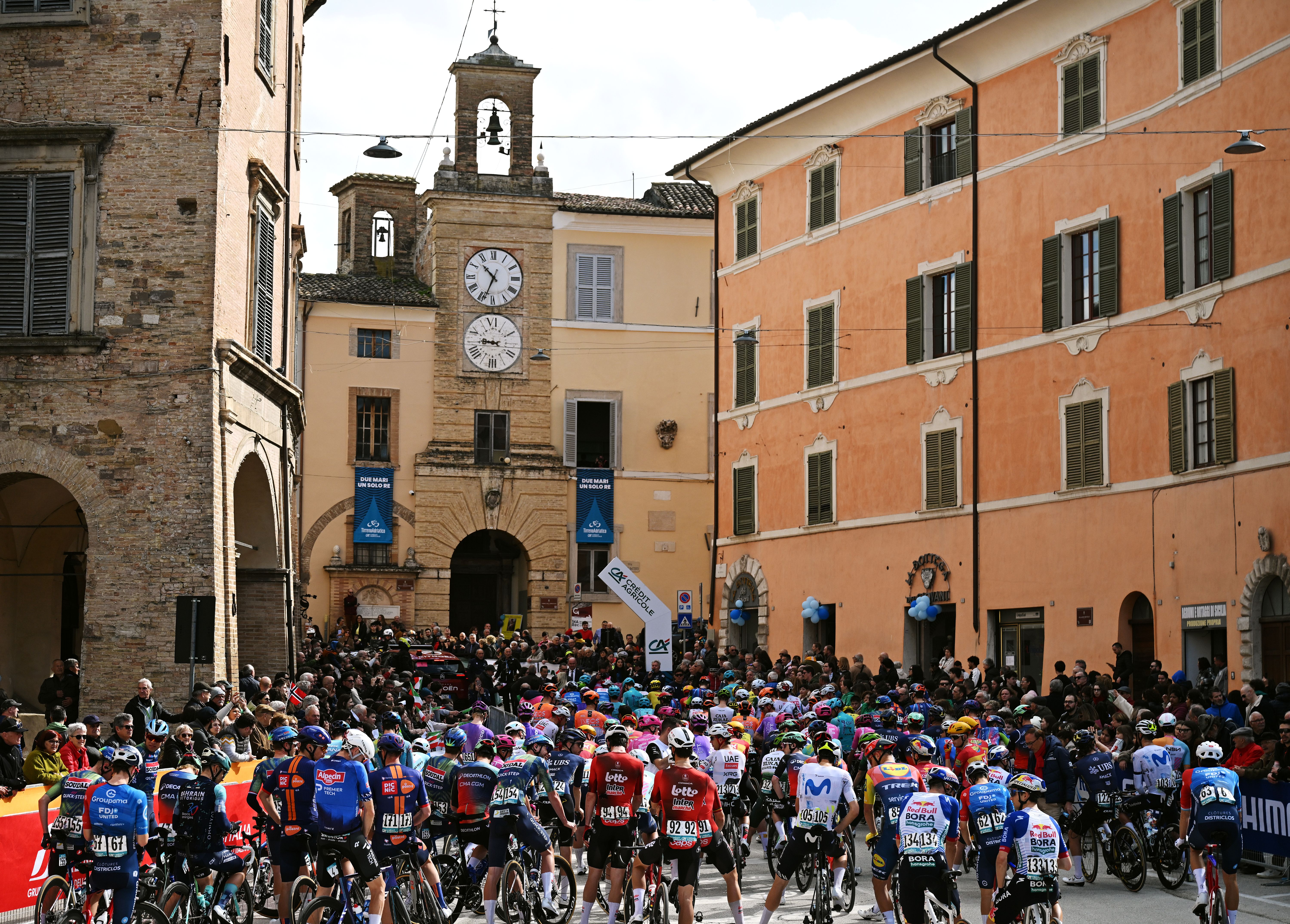 Riders ready to start stage 6 of Tirreno-Adriatico 2026