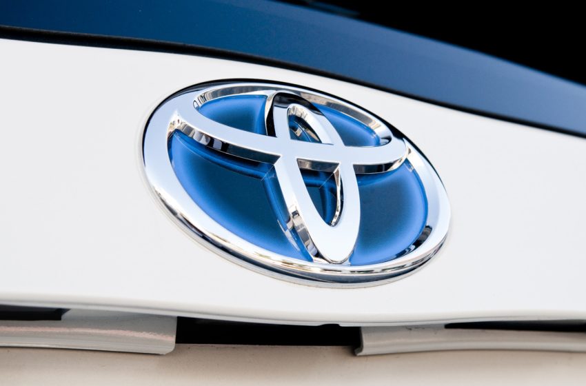  Why Toyota Ditched The Blue Badges For Its Hybrids