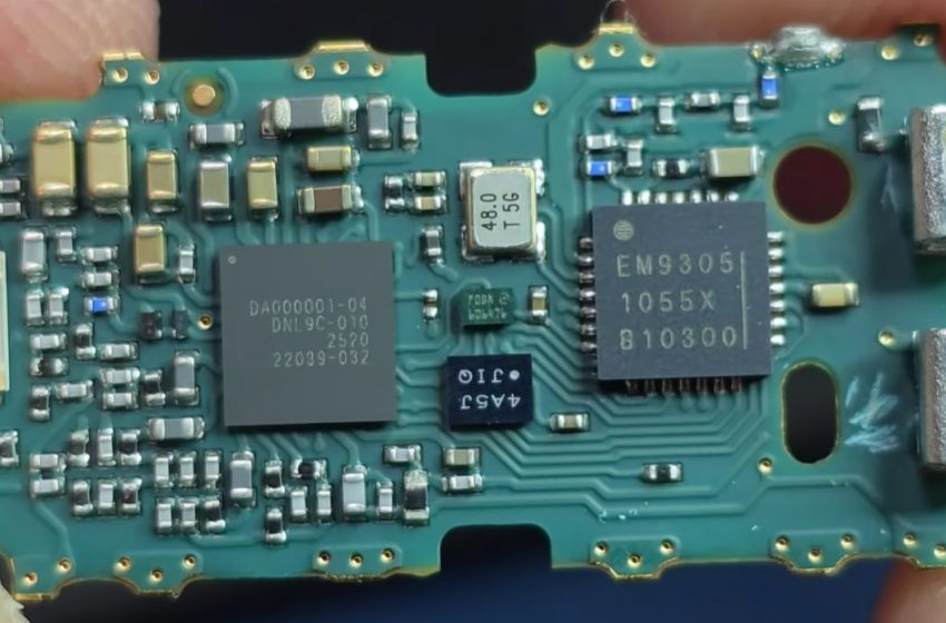  Teardown Of A 2026 LEGO SMART Brick