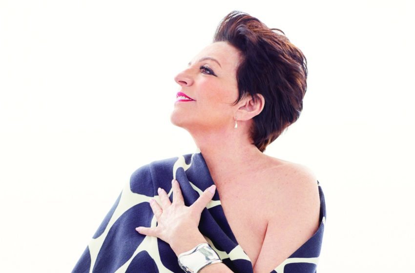  Liza Minnelli’s Memoir: 6 Things We Learned