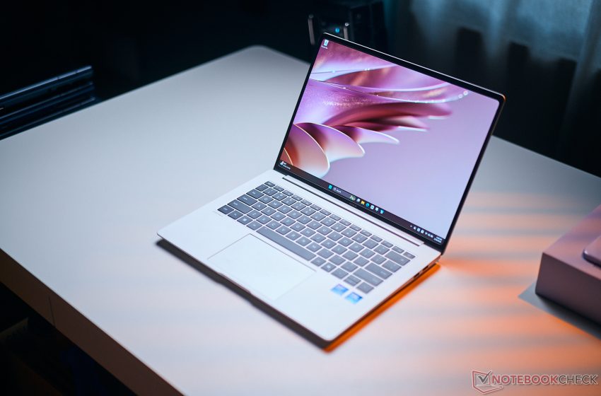  Honor MagicBook Pro 14 2026 Laptop Review – OLED all-rounder impresses with Panther Lake