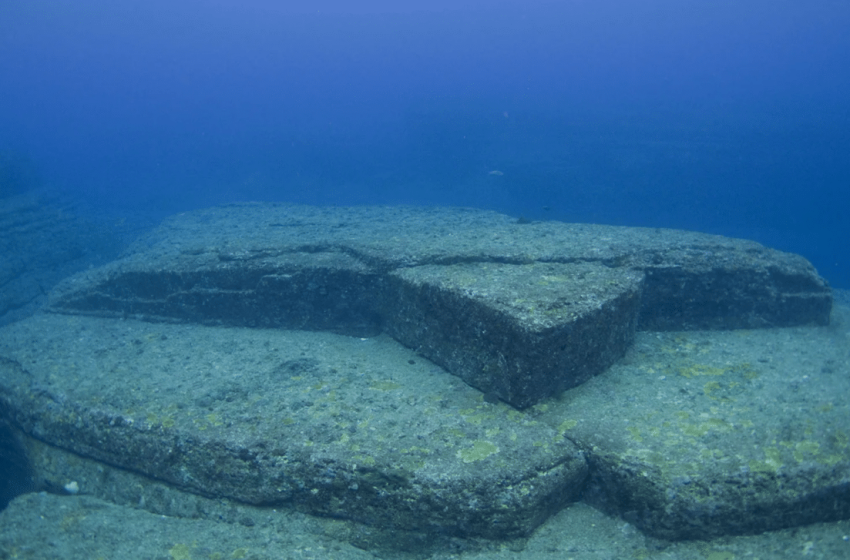  Mysterious Underwater Structure Found off Japan’s Coast May Not Be the Work of Humans