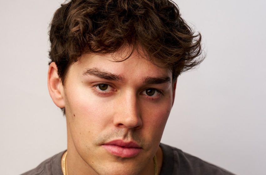  ‘Baywatch’ TV Series Casts Noah Beck As Luke