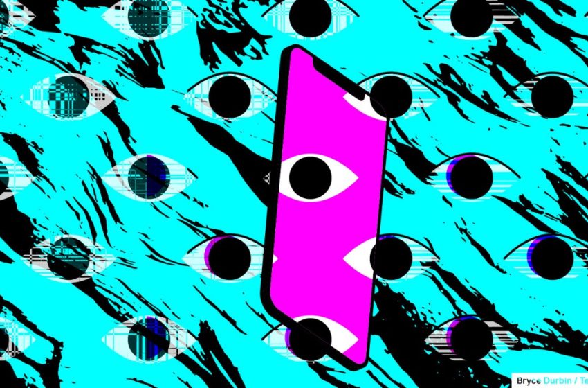  Russians caught stealing personal data from Ukrainians with new advanced iPhone hacking tools