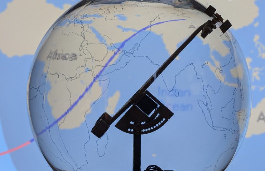  Real-Time ISS Tracker Shows Off The Goods