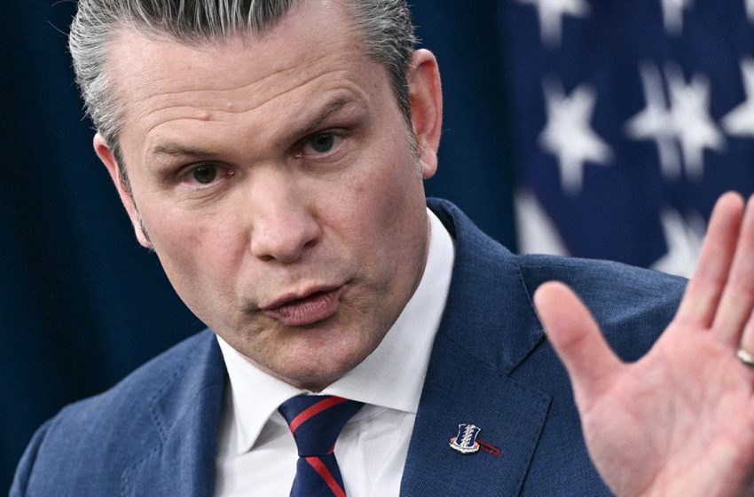  Hegseth Bars Photographers From Pentagon as Iran War Rages