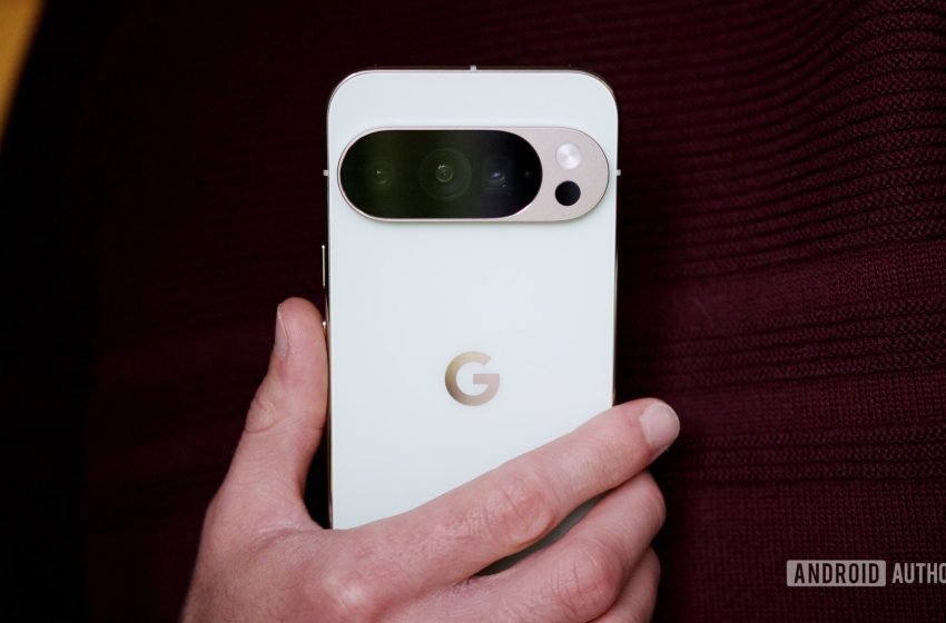  You won’t be able to unsee this Pixel 10 Pro display glitch