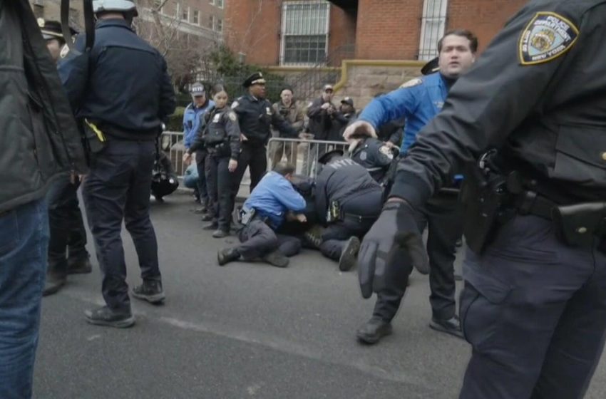  Suspicious devices ignited during protests near Manhattan’s Gracie Mansion, Mamdani’s official residence