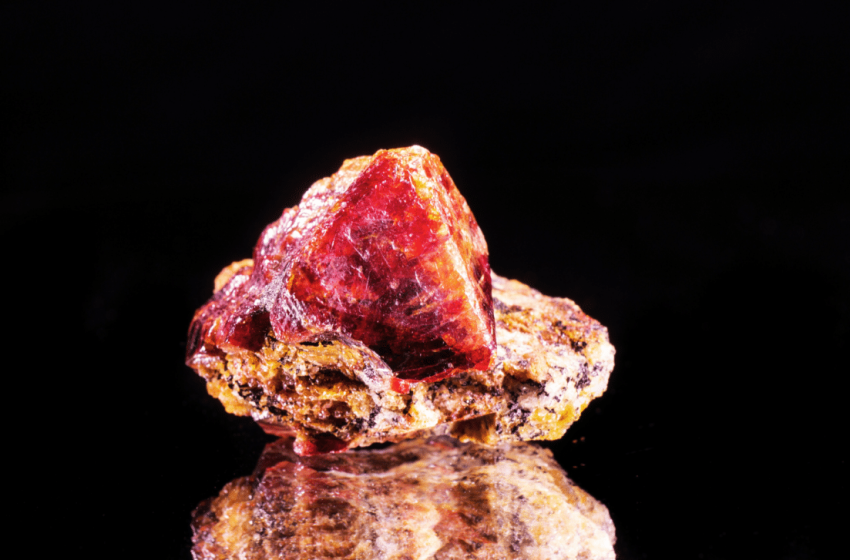  Scientists May Have Just Proven Earth’s Real Age Thanks to Zircon Crystals, and It’s Far Older Than We Imagined!