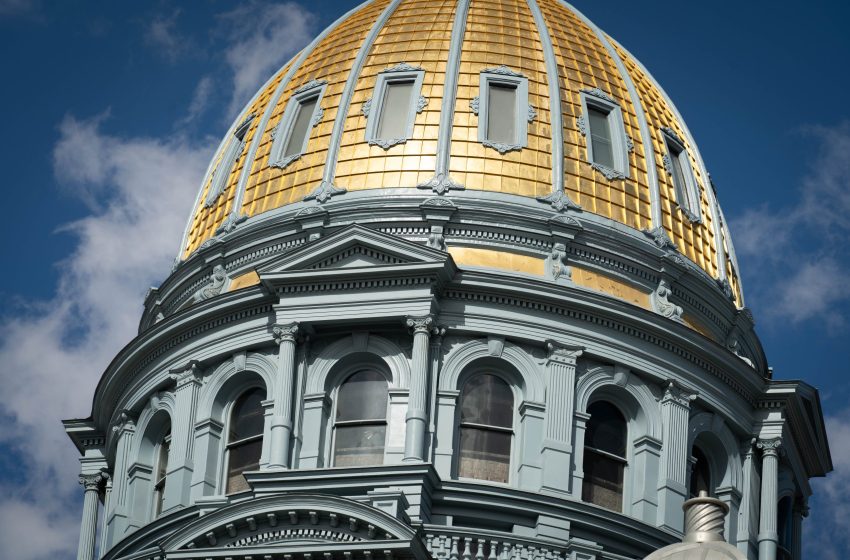  Colorado’s state budget shortfall grows to more than $1.5 billion, forcing legislature to make much deeper cuts