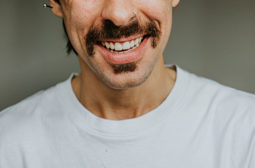  Why are humans the only species with a chin?