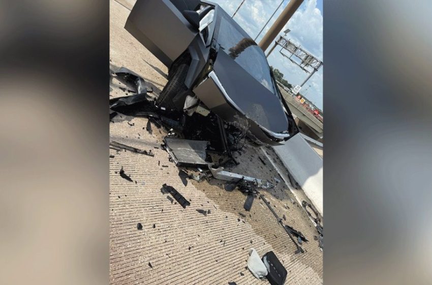  Elon Musk clarifies viral Tesla Cybertruck accident with driver logs