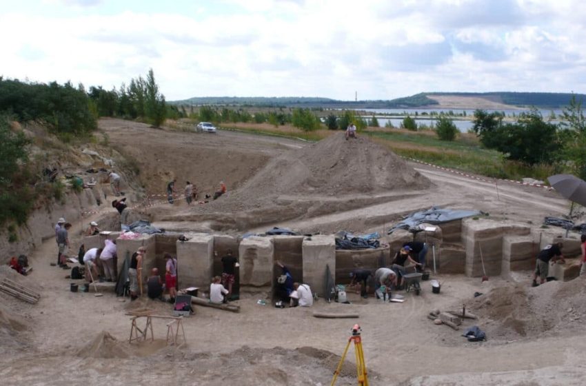  They Dug Into a German Hill and Found a Neanderthal Factory That Predates Henry Ford by 125,000 Years