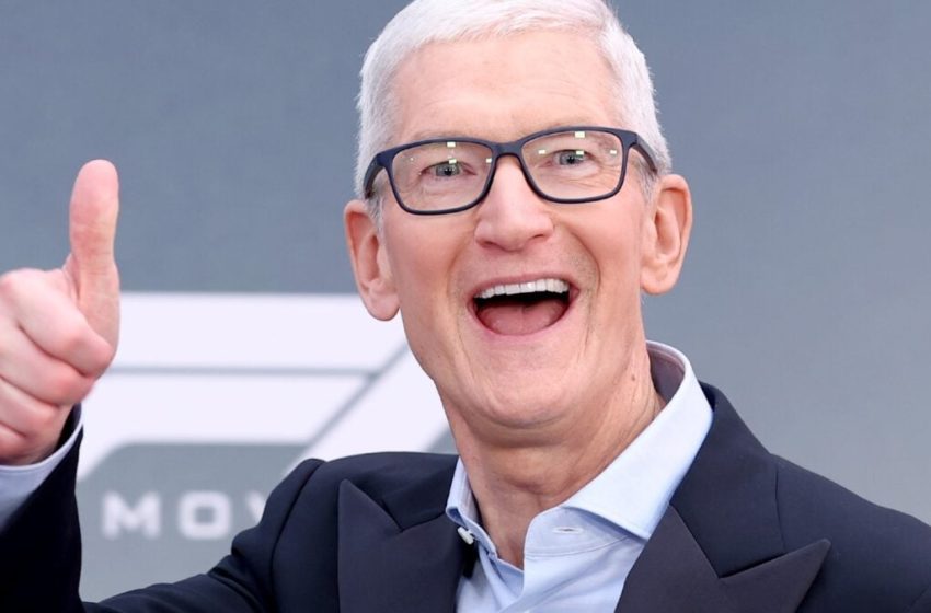  Apple Reportedly Warns Retail Workers About Deluge of Customers as It Releases Unusually Cheap Gadgets